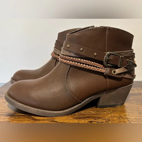 Pop Womens Brown Santiago Block Heel Booties NWT Various Sizes - Picture 1 of 9